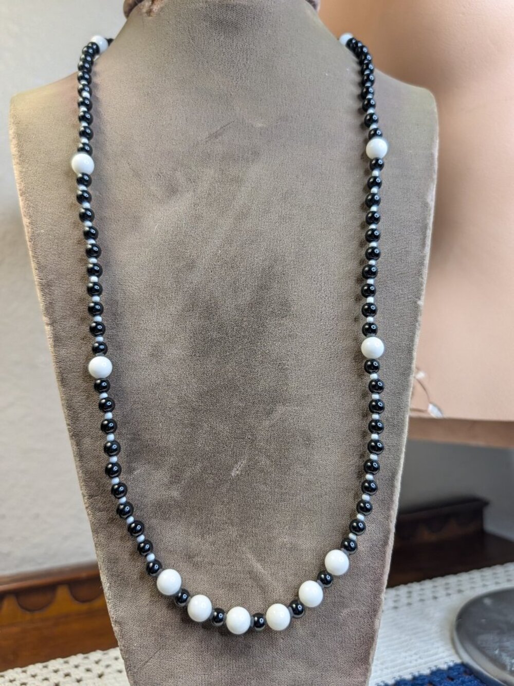 Vintage Black and White Glass Beaded Necklace Ornate Clasp